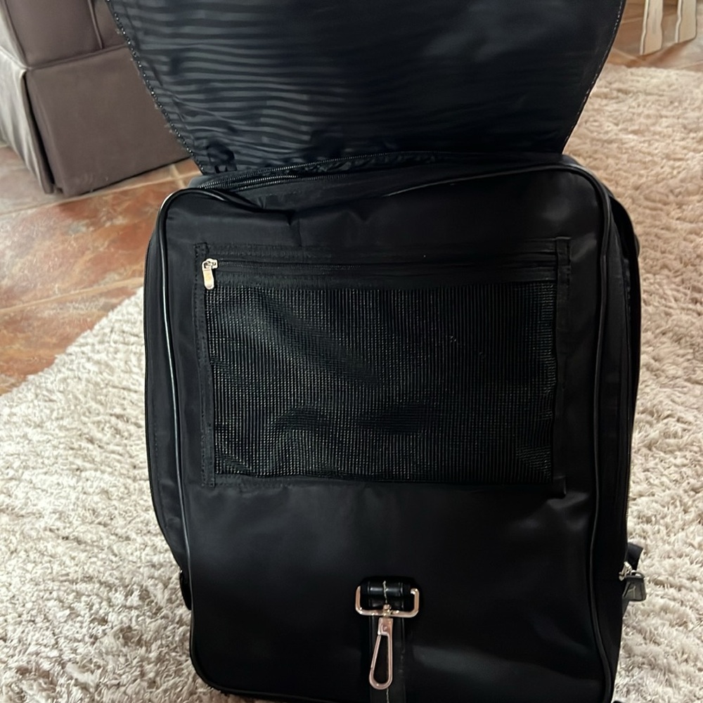 Backpack - Picture 3 of 8